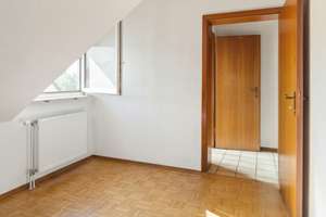 Dachgeschosswohnung mit Balkon in Erbenheim zu vermieten  | WAGNER IMMOBILIEN – Die vollständige Adresse der Immobilie erhältst du vom Anbieter., 65205 Erbenheim, Wiesbaden – Vorschaubild 9