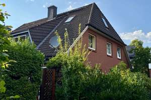 Helle Maisonettewohnung auf zwei Ebenen mit Potential nach oben.....
