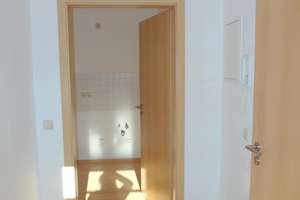 Kleine, hübsche 2-Zimmer-Wohnung mit offener Küche, Laminatboden und Bad mit Dusche – Döbelner Straße 39, 1683 Nossen – Vorschaubild 15
