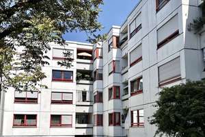 Großzügige 3,5 Zimmer Wohnung |  nahe U6 | Stellplatz