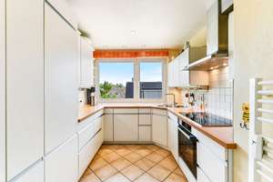 Wohnen am Alsterlauf – großzügige Dachgeschosswohnung mit Balkon und Garage – Die vollständige Adresse der Immobilie erhältst du vom Anbieter., 22397 Duvenstedt, Hamburg – Vorschaubild 7