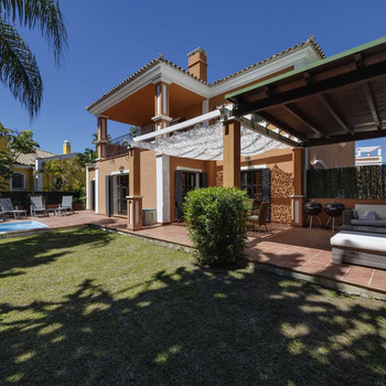 # Spektakuläre freistehende Villa in Guadalmina Alta, San Pedro de Alcántara