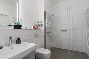 Bremen - Überseestadt | Neuwertige 3-Zimmer-Wohnung mit gehobener Ausstattung und Tiefgaragenstellpl – Die vollständige Adresse der Immobilie erhältst du vom Anbieter., 28217 Überseestadt, Bremen – Vorschaubild 28