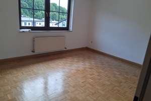Wohnen mit Charakter: Einfamilienhaus in Gärmersdorf – Schweppermannstraße 33, 92245 Kümmersbruck – Vorschaubild 2