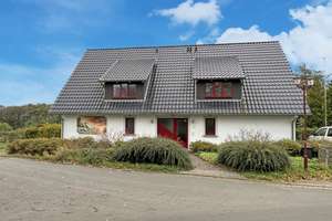 Ferienhaus mit vier Wohneinheiten in Buschvitz und Wasserblick – Am Bodden 25, 18528 Buschvitz – Vorschaubild 1