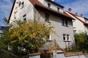 3-Zi.-Wohnung im 1. OG eines 3-Familienhauses – aus dem Dornröschenschlaf zum neuen Zuhause