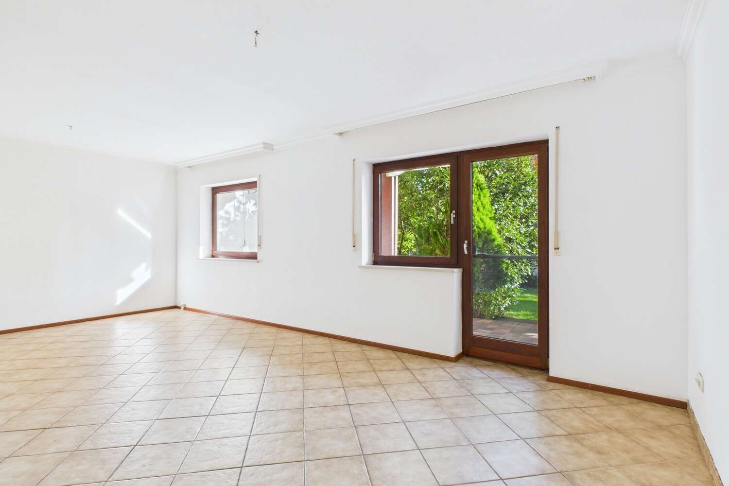 Immobilie in Gessertshausen - Sofort bezugsbereit: Gepflegte Doppelhaushälfte mit Gartenidylle und großzügigem Raumkonzept - Bild 6