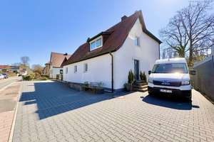 Modernisiertes Einfamilienhaus mit großem Grundstück, Garage & Top-Ausstattung