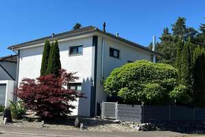 Modernes Einfamilienhaus mit Wintergarten, Doppelgarage und liebevoll angelegtem Garten in Schwendi – Die vollständige Adresse der Immobilie erhältst du vom Anbieter., 88477 Schwendi – Vorschaubild 3