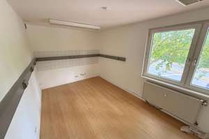 Attraktive 9-Zimmer-Wohnung mit Einbauküche in zentraler Lage von Gelsenkirchen – Fürstinnenstraße 32, 45883 Feldmark, Gelsenkirchen – Vorschaubild 10