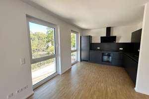 Erstbezug: Helle 3 Zimmer mit Balkon, Einbauküche, Echtholz-Parkett, Bad mit Walk-In-Dusche, Aufzug – Biklenstraße 10, 70327 Untertürkheim (Ortsteil), Stuttgart – Vorschaubild 5