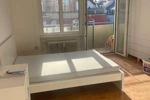 Schöne möblierte 1- Zimmer Wohnung, Nähe Elisabethplatz,  mit großem Südbalkon – Die vollständige Adresse der Immobilie erhältst du vom Anbieter., 80796 Neuschwabing, München – Vorschaubild 1
