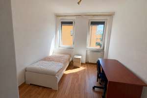 Zweifamilienhaus mit Potenzial – Ideal für Kapitalanleger oder Großfamilien – Die vollständige Adresse der Immobilie erhältst du vom Anbieter., 97299 Zell am Main – Vorschaubild 2