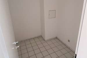 Helle und zentrale 2-Raumwohnung mit EBK und Tiefgaragenstellplatz – 4315 Volkmarsdorf, Leipzig – Vorschaubild 3