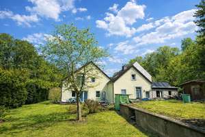 1-2-Familienhaus mit 2 Ferienwohnungen und großem Garten! Wenige Nachbarn inklusive! – Die vollständige Adresse der Immobilie erhältst du vom Anbieter., 1819 Bahretal – Vorschaubild 1