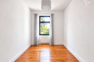 Elegante Erdgeschosswohnung mit historischem Deckenstuck in Sachsenhausen – 60594 Sachsenhausen-Nord, Frankfurt am Main – Vorschaubild 2