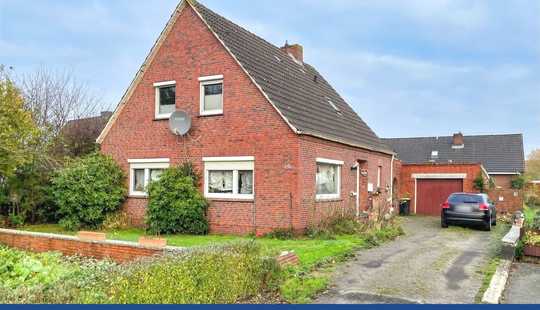 Bild von Zentral gelegenes Einfamilienhaus in zweiter Reihe mit viel Potential