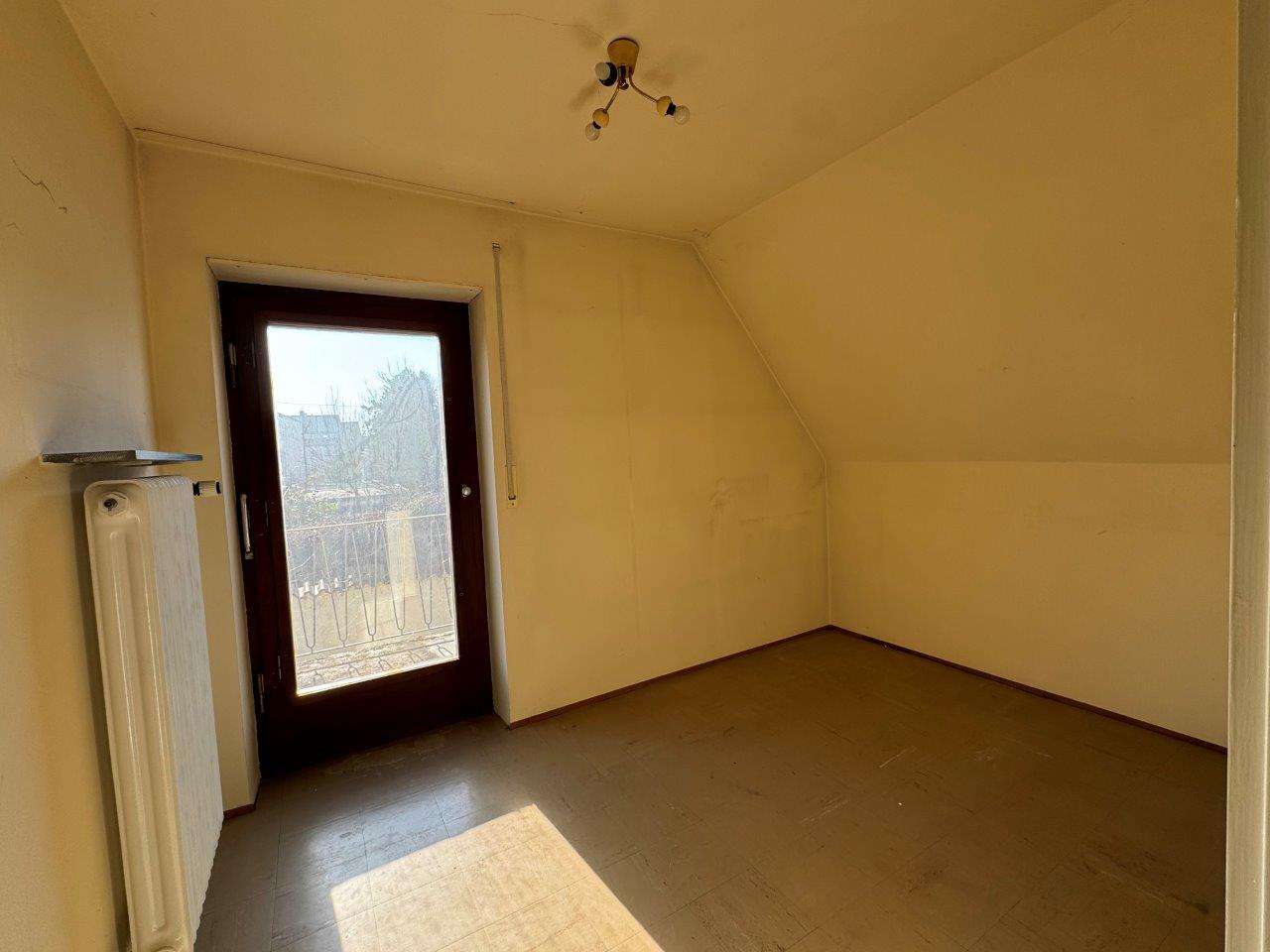 Immobilie in Friedberg - Renovierungsbedürftiges Ein- bis Zweifamilienhaus hervorragende Lage in Friedberg-West - Bild 10