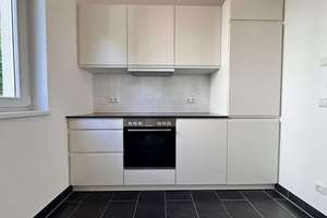Ruhige 3-Zimmer-Terrassen-Wohnung mit EBK, Fußbodenheizung, Gäste-WC & 2 PKW-Stellplätzen – Großbeerenstraße 317, 14480 Am Stern, Potsdam – Vorschaubild 7