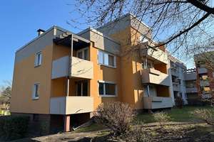 Stilvolle 2-Zimmer Wohnung im Hochparterre mit Süd-Loggia, Einbauküche und PKW-Stellplatz