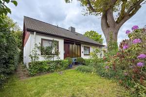 Wohnen, Arbeiten, Entspannen – Familienfreundliches Haus mit Terrasse und Garten – Die vollständige Adresse der Immobilie erhältst du vom Anbieter., 25436 Uetersen – Vorschaubild 1