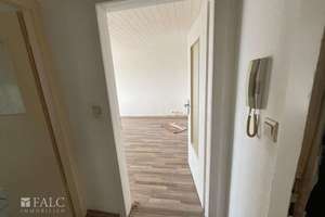 Frisch renovierte 2-Zimmer-Wohnung im 3. OG mit Weitblick ins Grüne – zentral & sofort bezugsfrei – Die vollständige Adresse der Immobilie erhältst du vom Anbieter., 42859 Zentralpunkt, Remscheid – Vorschaubild 5