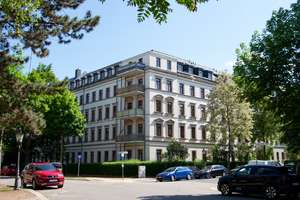Wohnung mit Balkon – neues Bad mit Wanne und Dusche – neue Böden