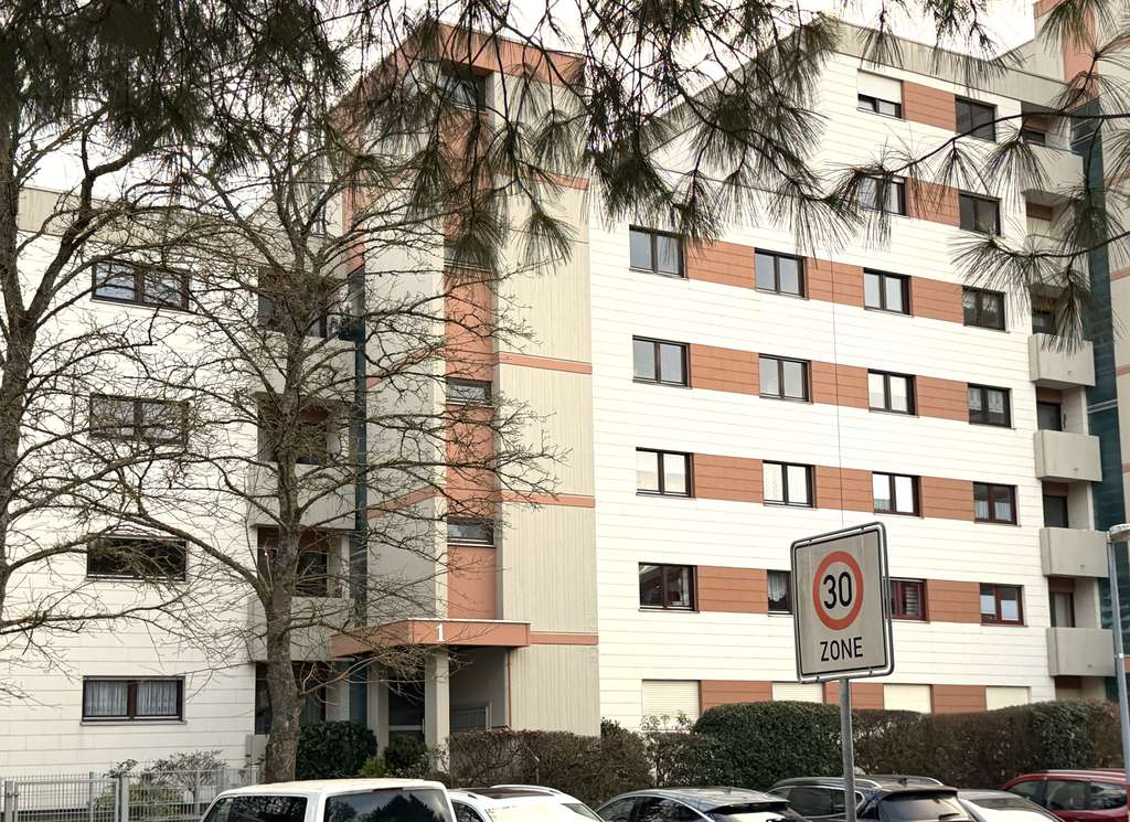 Immobilie in Sindelfingen - Über den Dächern - großzügige und helle Eigentumswohnung mit Aussicht - Bild 2