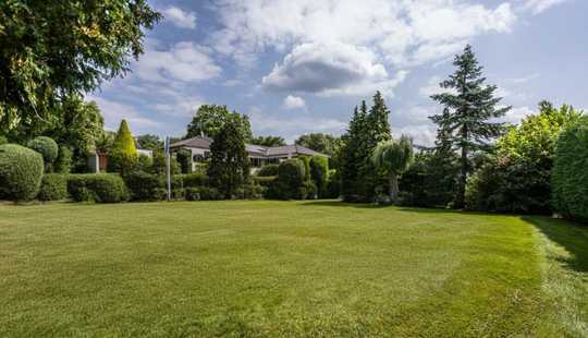 Bild von Großzügiger Bungalow mit traumhaftem Garten und Bauplatz!