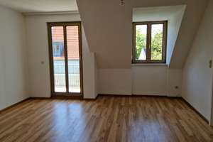 Ruhig gelegene 3-Zimmer-Dachgeschosswohnung mit Balkon – Kühbacher Weg 5, 86154 Oberhausen-Nord, Augsburg – Vorschaubild 2