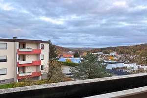 Gepflegte 2-ZKB-Wohnung mit Balkon & Außenstellplatz – Graf-Stauffenberg-Straße 43, 66121 Eschberg, Saarbrücken – Vorschaubild 1