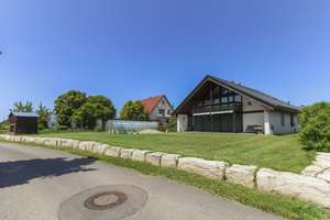 Ihr neues Zuhause mit Urlaubsfeeling: Freistehendes Einfamilienhaus mit Pool in Paulushofen – Die vollständige Adresse der Immobilie erhältst du vom Anbieter., 92339 Beilngries – Vorschaubild 1
