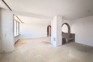 Sanierungsbedürftige Dachgeschosswohnung mit zwei Dachterrassen und großem Gestaltungspotenzial! – Andreestr. 1-7, 80634 Neuhausen, München – Vorschaubild 4