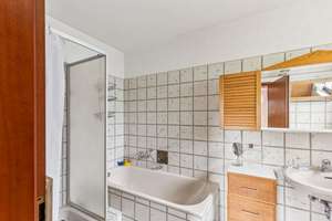 Nahe Kinzdorf -  Einfamilienhaus mit Einliegerwohnung & großem Potenzial – Am Kleinen Main 14, 63450 Südost, Hanau – Vorschaubild 11