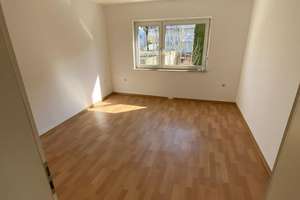 bezugsfertig: Charmante 3-Zimmer-Wohnung mit Balkon und Boden – Auf dem Loh 18, 58840 Plettenberg – Vorschaubild 4
