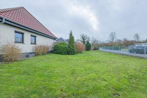 Winkelbungalow mit Ausbaureserve, Keller und Garage in ruhiger, familiengerechter Lage von Hohn – Die vollständige Adresse der Immobilie erhältst du vom Anbieter., 24806 Hohn – Vorschaubild 8