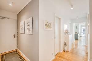 Panorama Spree: Design-Wohnung in exklusiver Wasserlage – Die vollständige Adresse der Immobilie erhältst du vom Anbieter., 12459 Oberschöneweide, Berlin – Vorschaubild 2