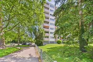 Sofort frei. Super Gelegenheit. Sehr gepflegte, mod. 2 Zimmer, Balkon, Aufzug, Stellplatz, 2 Keller – Stuttgart – Vorschaubild 3