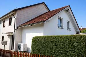 Attraktives Reiheneckhaus mit Anbau, Sauna & großem Garten — Familientraum in Reutlingen – Die vollständige Adresse der Immobilie erhältst du vom Anbieter., 72760 Reutlingen-Mitte, Reutlingen – Vorschaubild 2