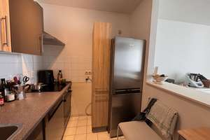 Helle 2 ZKB - 54 m² mit EBK + neuem Laminat Wi-Südost € 760,- + NK – Hohenstaufenstraße 10 B, 65189 Südost, Wiesbaden – Vorschaubild 2
