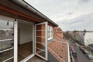 Bezugsfreie, großzügige 1-Zimmer-Altbauwohnung im Dachgeschoss mit schönem Balkon und Wohnküche! – Kurfürstenstraße 57, 12105 Mariendorf, Berlin – Vorschaubild 6