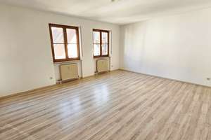 DIE Wohnung für Singles oder Paare: Helle Räume, ruhige Lage, Garage