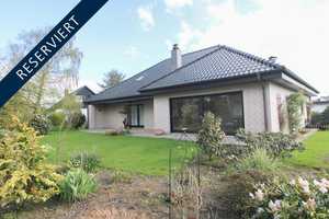 Großzügiger Bungalow mit Garage und ca. 80 m² Ausbaureserve in begehrter Wohnlage – Dithmarschen (Kreis) – Vorschaubild 1