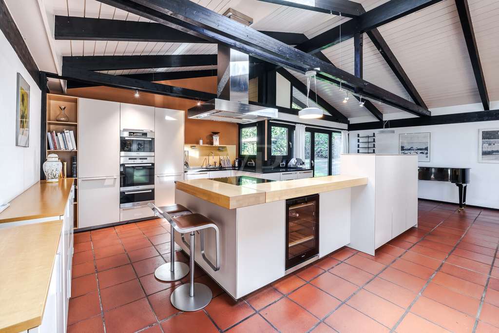 Immobilie in Wehrheim - Ein Zuhause, das inspiriert!  Architektenhaus in bester Wehrheimer Lage - Bild 2