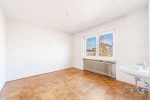 **Herzlich Willkommen**
Große DHH in ruhiger Lage!
Haus m. Seele-m. Garten u. Ausbaupotenzial – Die vollständige Adresse der Immobilie erhältst du vom Anbieter., 81735 Waldtrudering, München – Vorschaubild 20