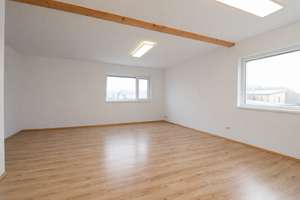 Duplex-Wohnung + Betriebsgebäude 
Terrasse + Garten, Blick in das Naturschutzgebiet – Die vollständige Adresse der Immobilie erhältst du vom Anbieter., 91330 Eggolsheim – Vorschaubild 8