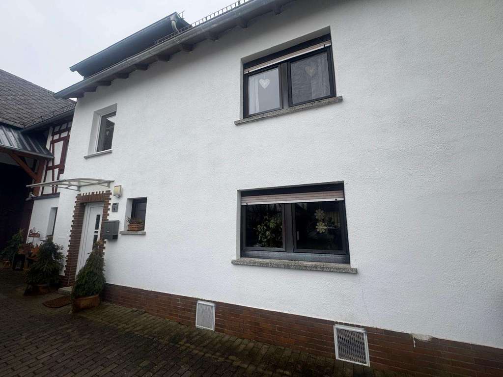 Immobilie in Hohenahr - Einfamilienhaus mit Scheune in Hohenahr - Bild 0