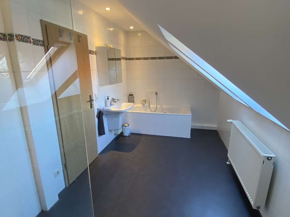 Badezimmer mit Dusche