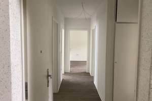 Preiswerte, weitläufige 4,5-Zimmer-Wohnung – Dorstener Str. 105, 45894 Buer, Gelsenkirchen – Vorschaubild 2