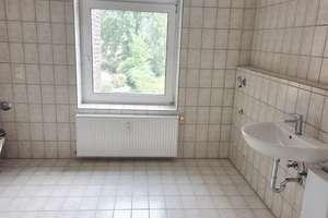 Wohnkomfort mit Stellplatz – Dusche & Badewanne inklusive – Huestraße 160, 45309 Katernberg, Essen – Vorschaubild 7